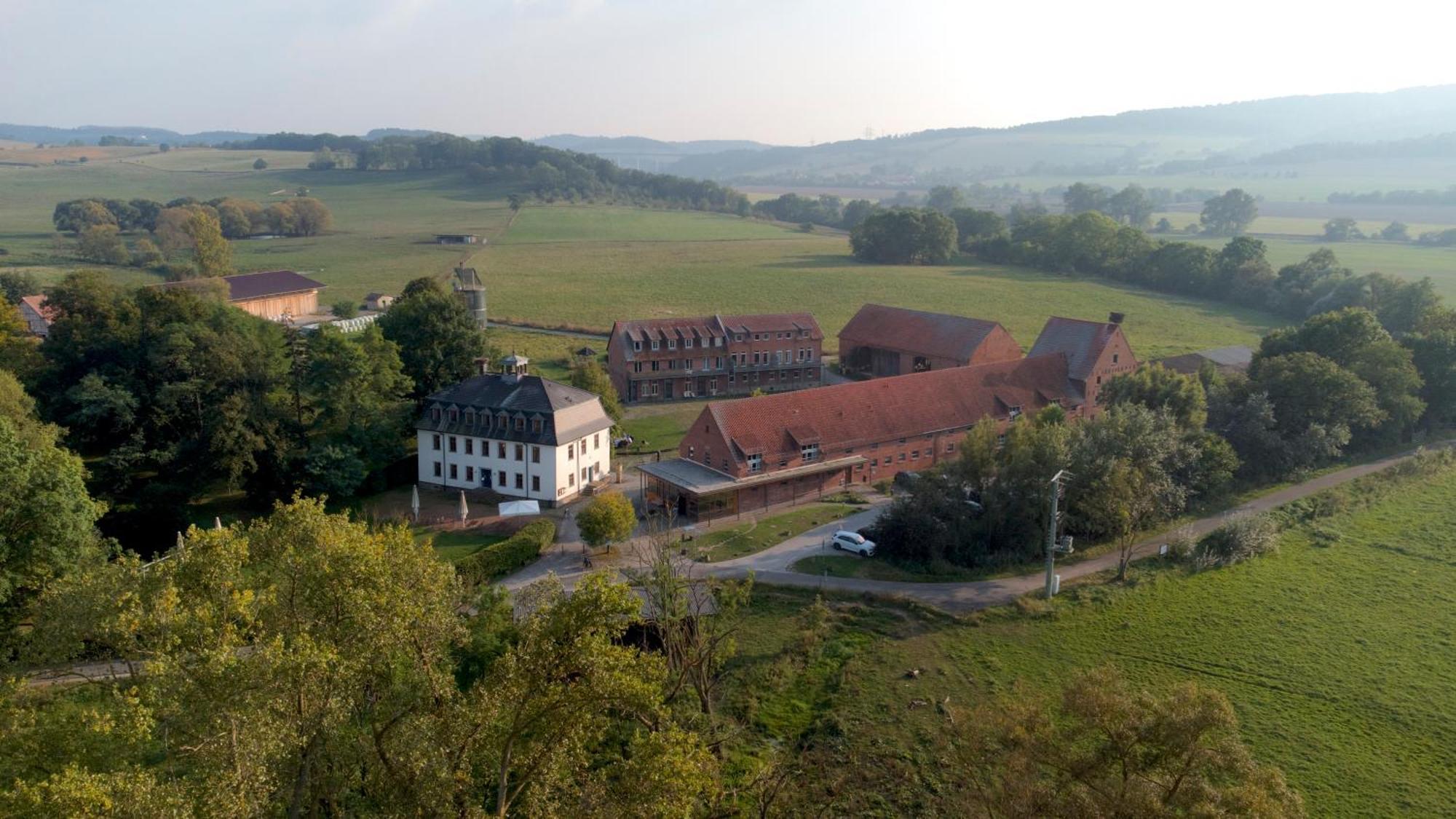 Creuzburg Biohotel Stiftsgut Wilhelmsgluecksbrunn מראה חיצוני תמונה