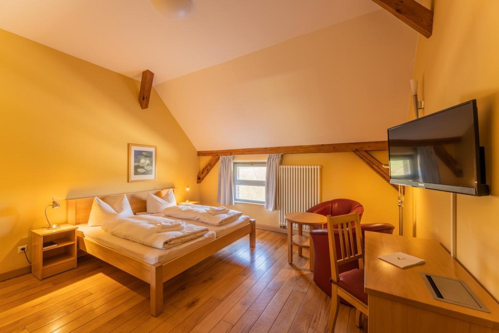 Creuzburg Biohotel Stiftsgut Wilhelmsgluecksbrunn מראה חיצוני תמונה